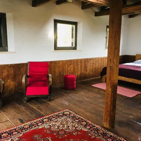 Kesa Barn Willa Latrany