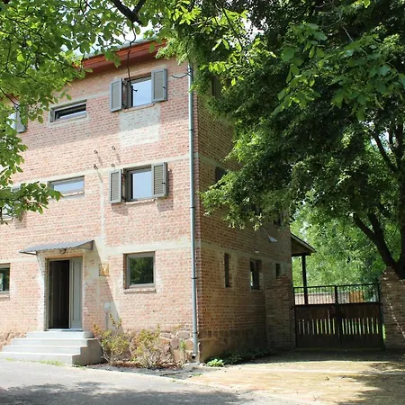 Kesa Barn Villa Latrany